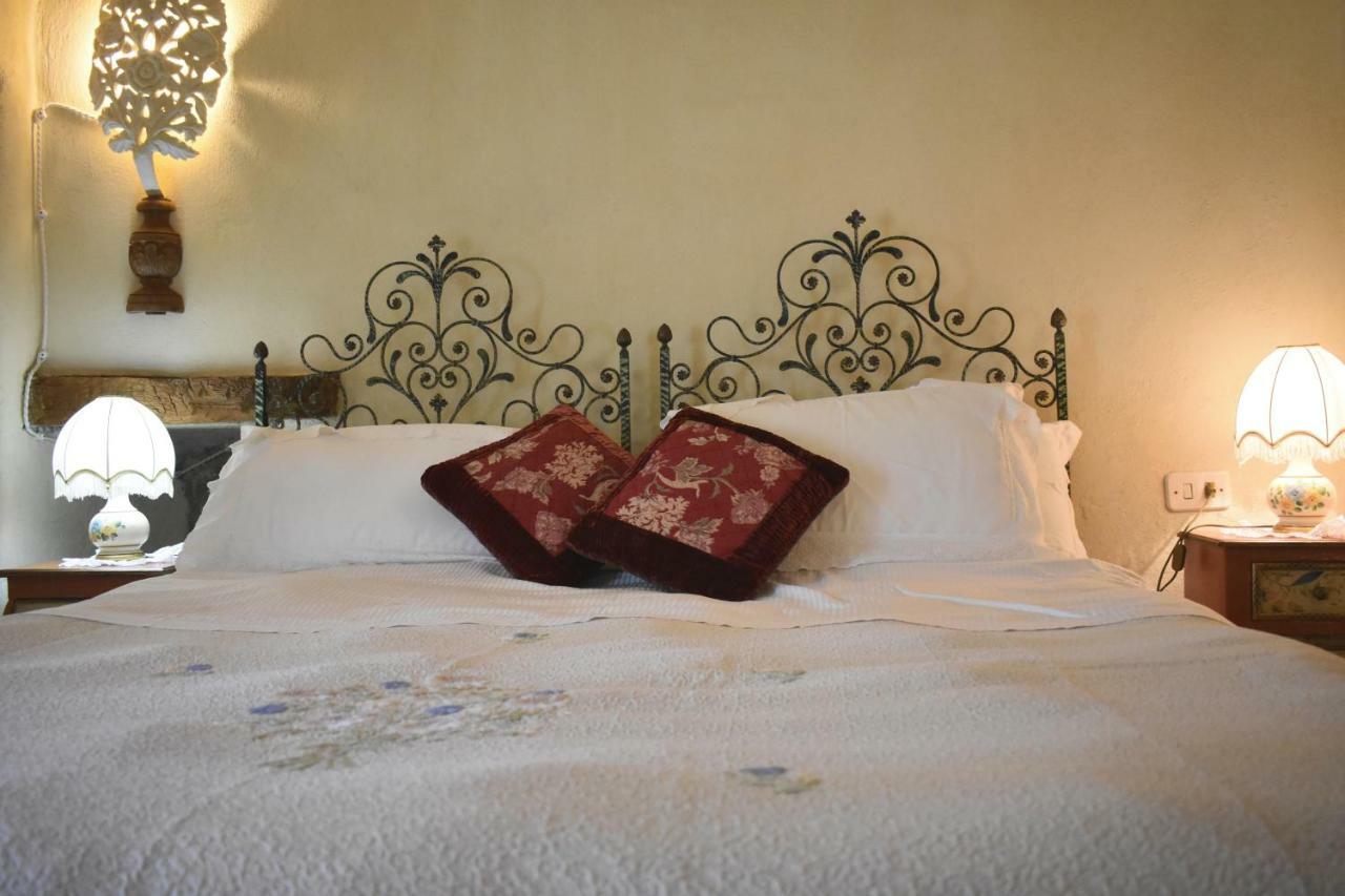 Castello di Albereto Hotel Trarivi Esterno foto