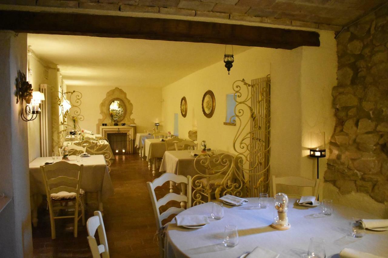 Castello di Albereto Hotel Trarivi Esterno foto