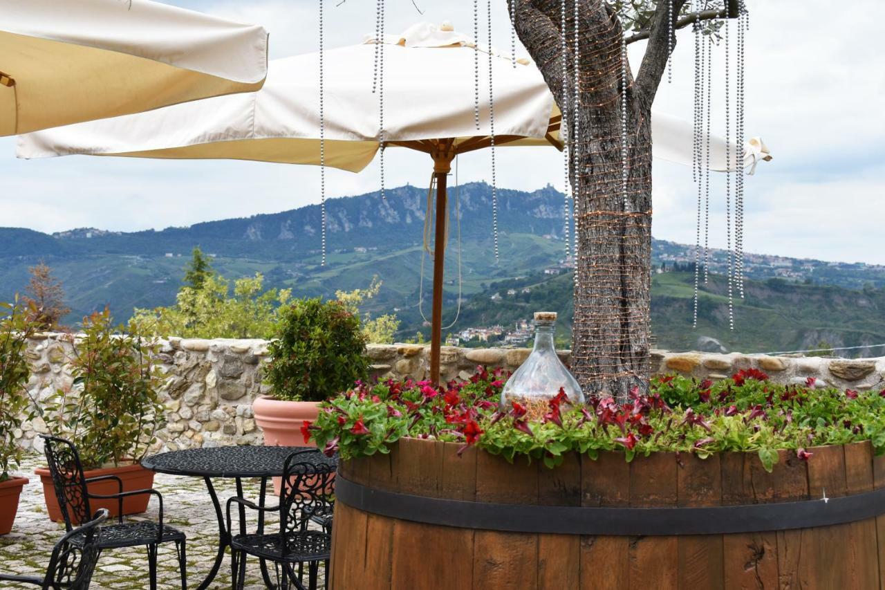 Castello di Albereto Hotel Trarivi Esterno foto